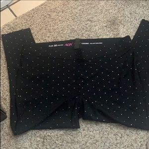 24.  NOW.  ADX. SLIMS. LEGGIING.